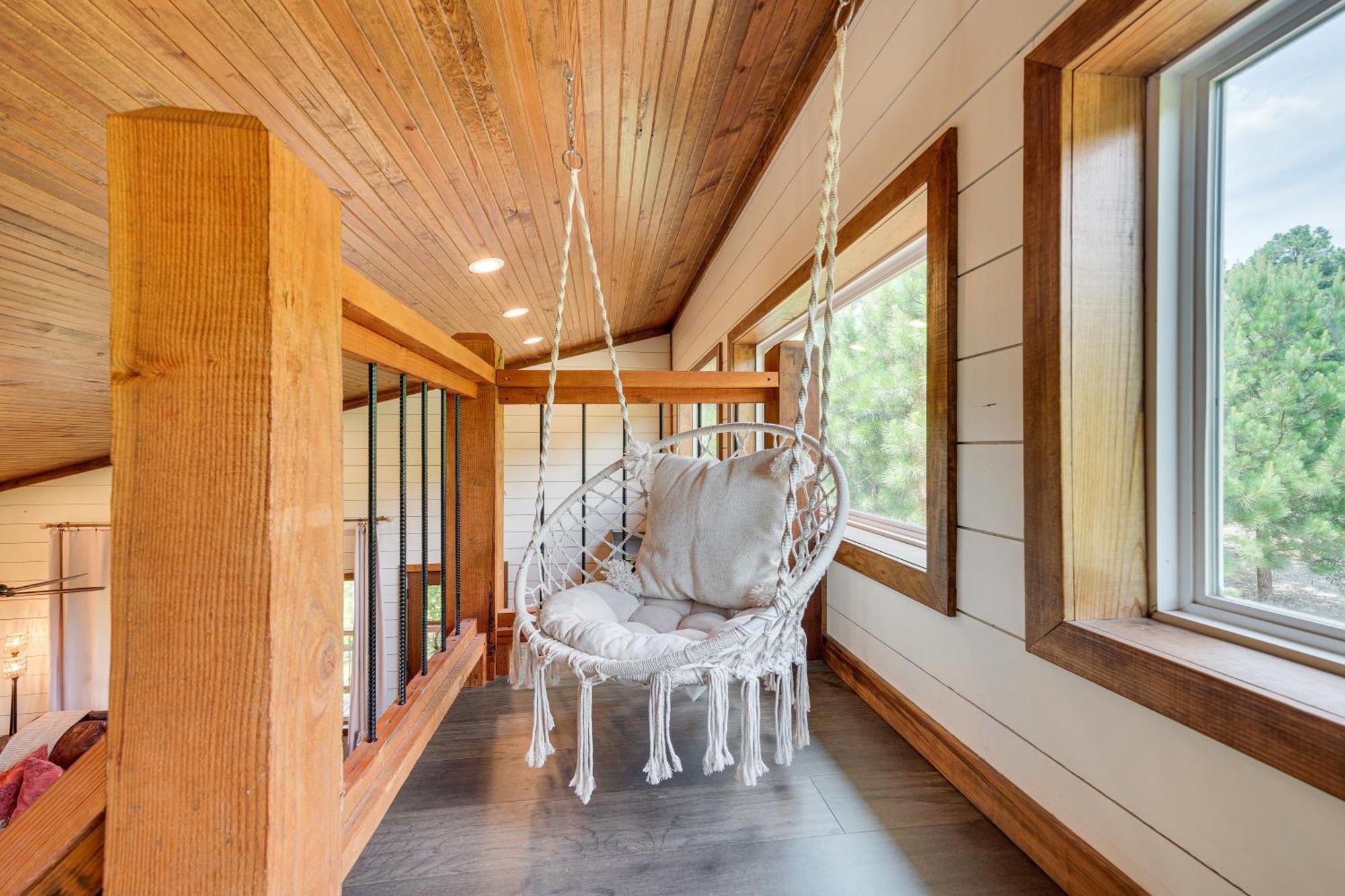 Tree-Lined Broken Bow Studio With Private Hot Tub! Exterior photo